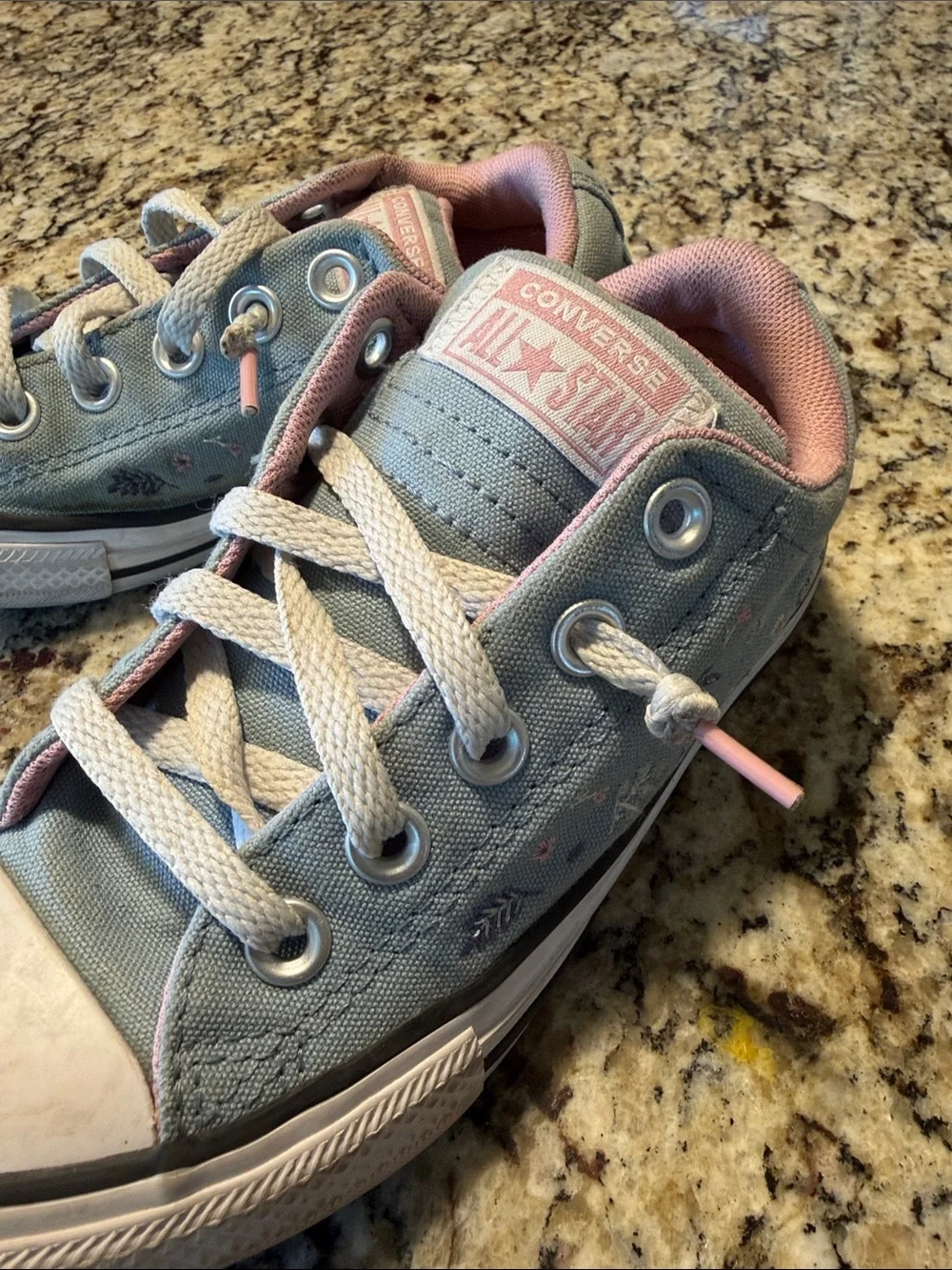 Converse Chuck Taylor All Star Girls 13 Blue Floral Embroidered Shoes A11655F